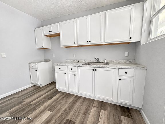 3rd image of 1349 W 14TH Street