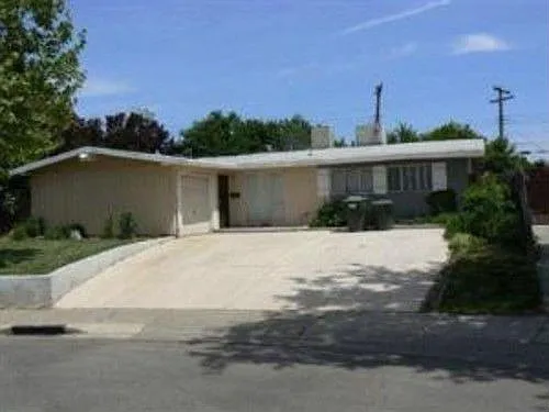 6548 Fountain Ln photo 1