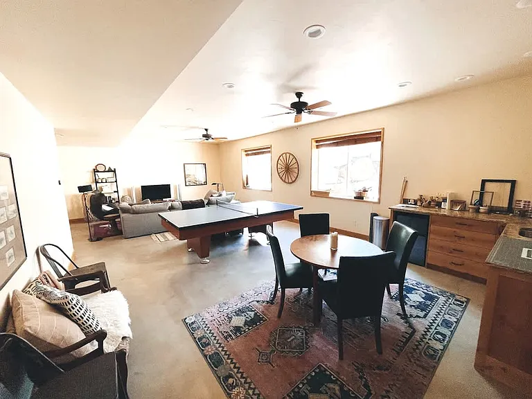 Building's Lounge