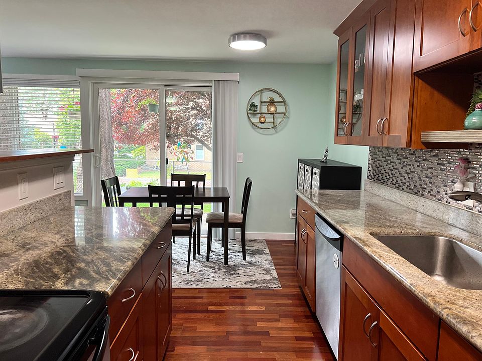 Dining area - View from Kitchen