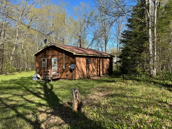 7121 Burns Rd, Germfask, MI 49836