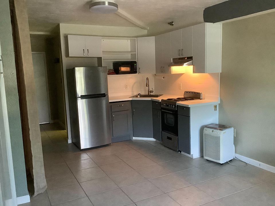 1st image of 224 E Garden St APT 311