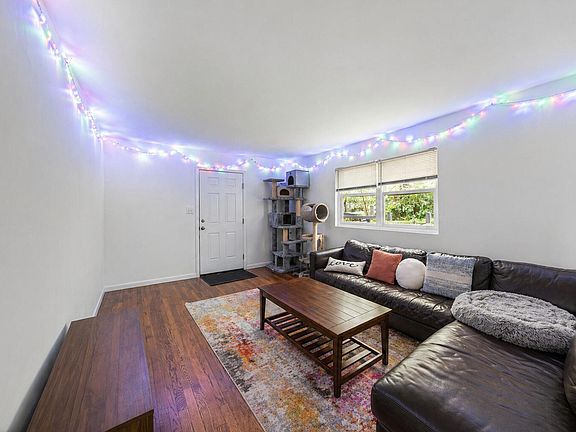 5th image of 1208 Rosedale Ave