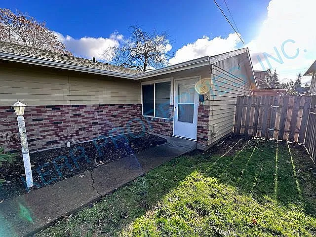7512 SE Steele St — Photo 1