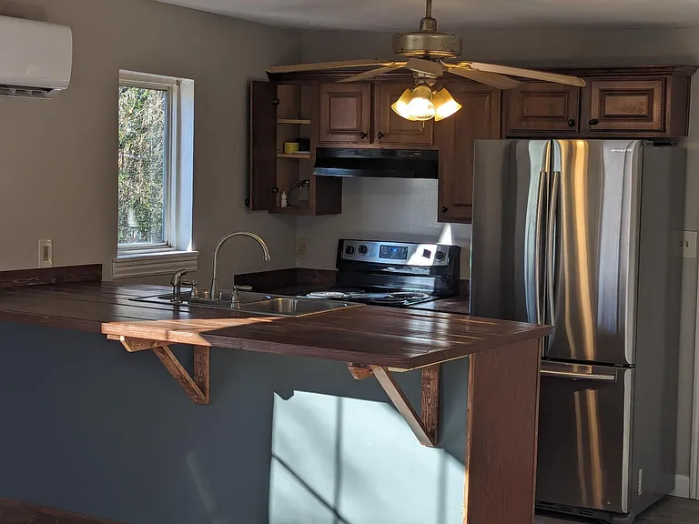 1214 Sims Ave — Photo 1