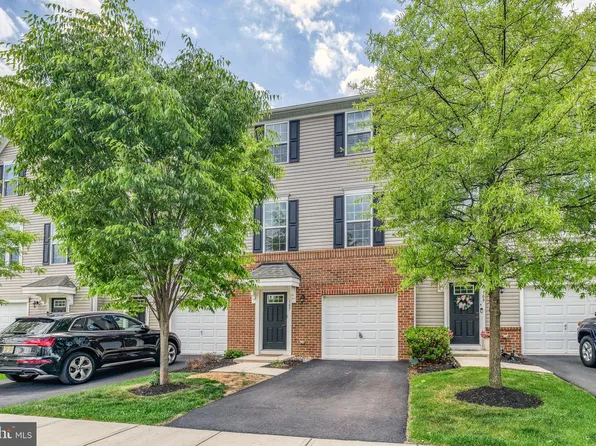 107 Fela Dr, Cinnaminson, NJ 08077