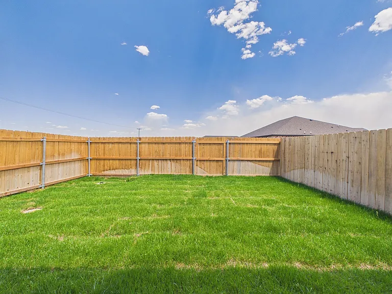 9770 Elite St — Photo 4