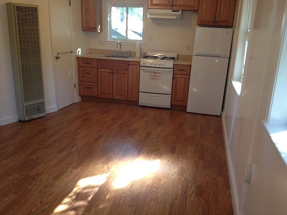 2nd image of 21 Vallejo Ave #B