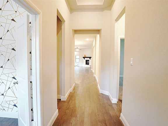 2nd image of 428 Gibbons Creek Trl
