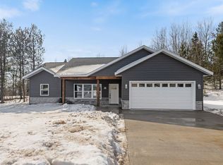 912 Carter Cir, Eveleth, MN 55734