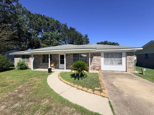 521 Spanish Acres Dr, Bay Saint Louis, MS 39520