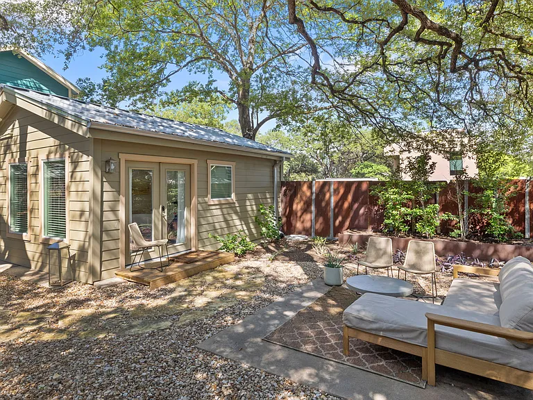 1004 Bouldin Ave — Photo 5