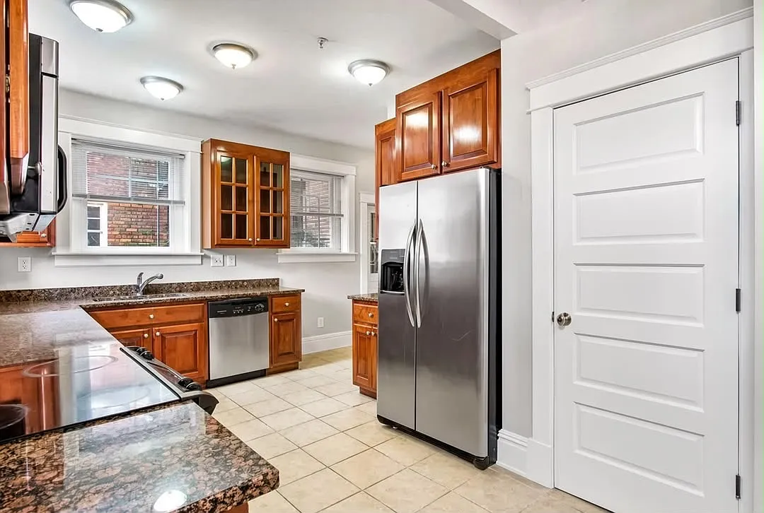 3 bed, 2.5 bath, 1800 sqft, $3,290 — Photo 1