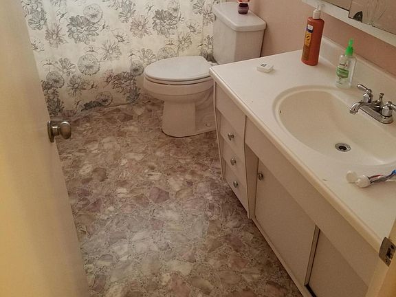 5th image of 6936 Ardelle Dr