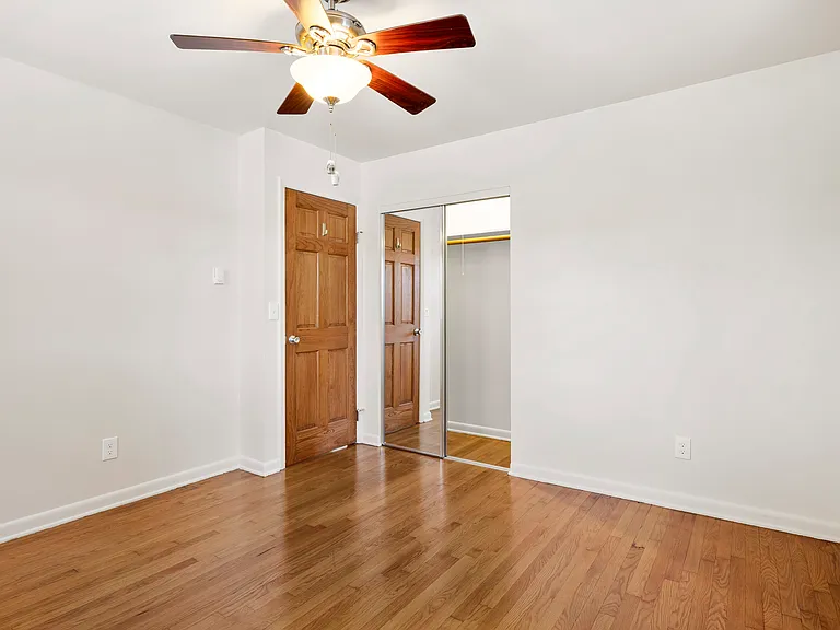 8 Warwick Ave #A — Photo 19