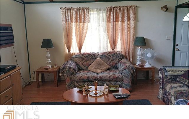 2nd image of 251 Cove Rd