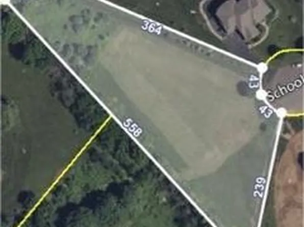 60 School House Ln, Easton, PA 18042