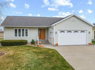 52 Bindl Dr, Reedsburg, WI 53959