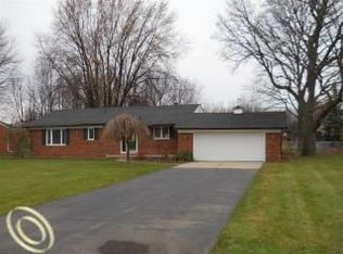 28355 Kingsberry St, Chesterfield, MI 48047