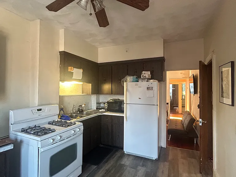 39 Cooper St #4 — Photo 3