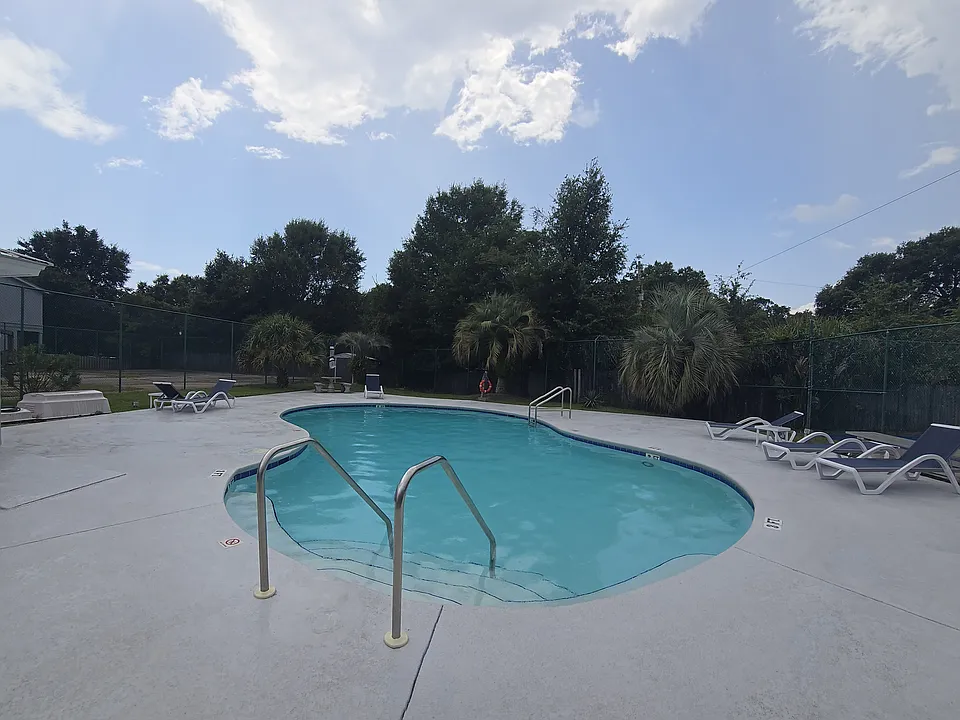 7720 Lola Cir