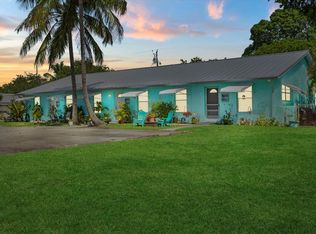 8615 SE Lyons St, Hobe Sound, FL 33455