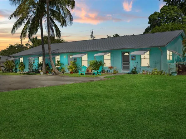 8615 SE Lyons Street, Hobe Sound, FL 33455