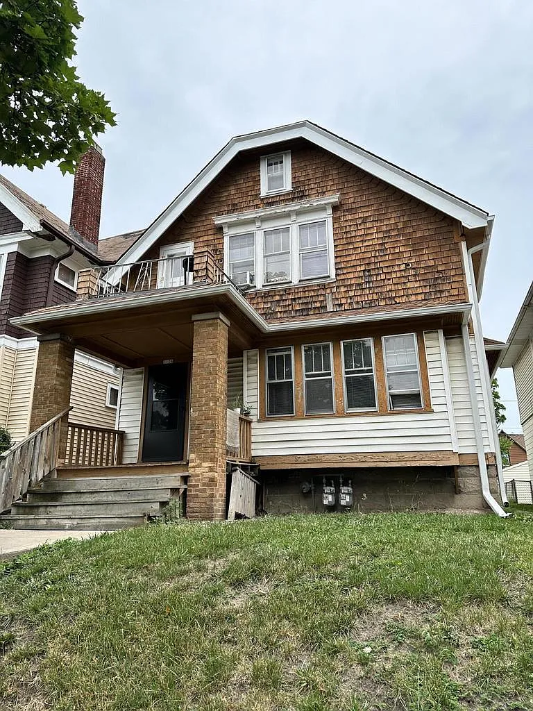3124 North 16th STREET photo 1
