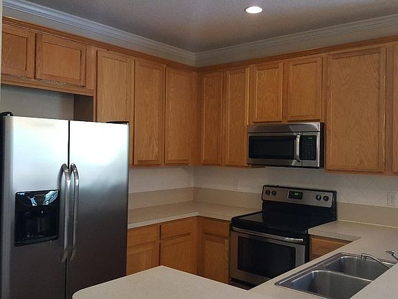 5th image of 1504 Chatham Ct