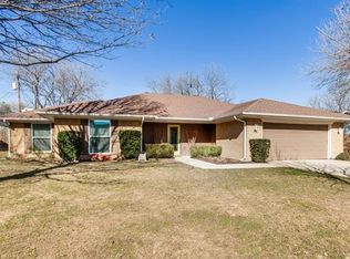744 Glenhaven Dr, Hurst, TX 76054