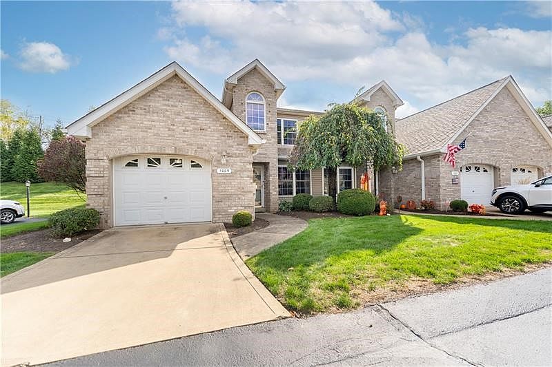 1st image of 1009 Waterford Ct W