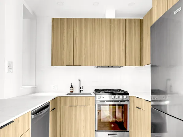 210 Hull Street image 4 of 8