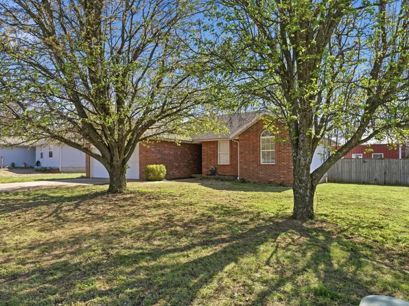 121 Holly Circle, Willard, MO 65781