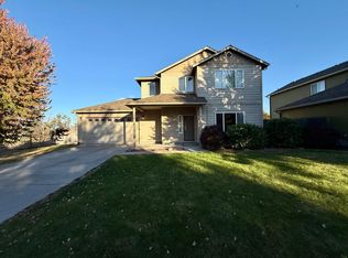 2730 NE 9th St, Redmond, OR 97756