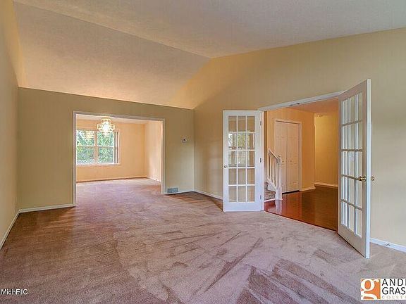 4th image of 5825 Powderhorn Ct SW