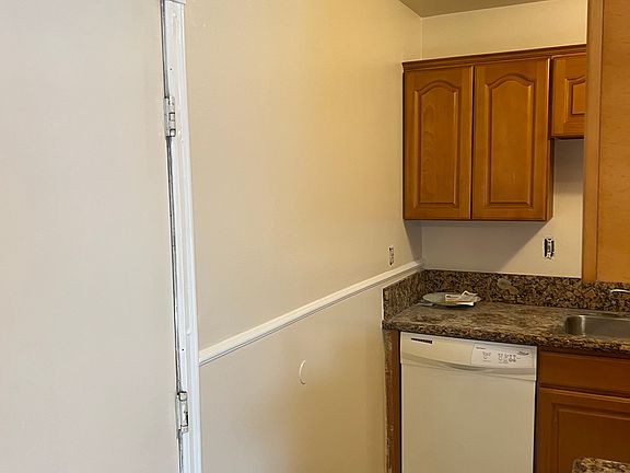 5th image of 4809 Jackson St Unit D