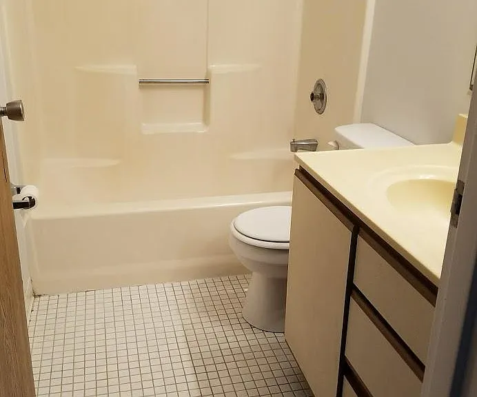 521 Martin Luther King Dr W #C40 — Photo 15