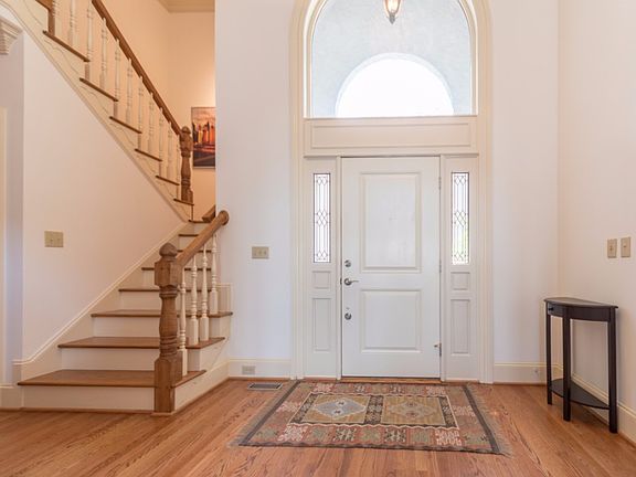 3rd image of 15918 Riverpointe Dr