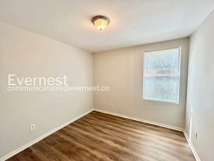 230 Creek Cove Dr — Photo 13