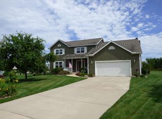 1351 Cobblestone Dr, Valparaiso, IN 46385