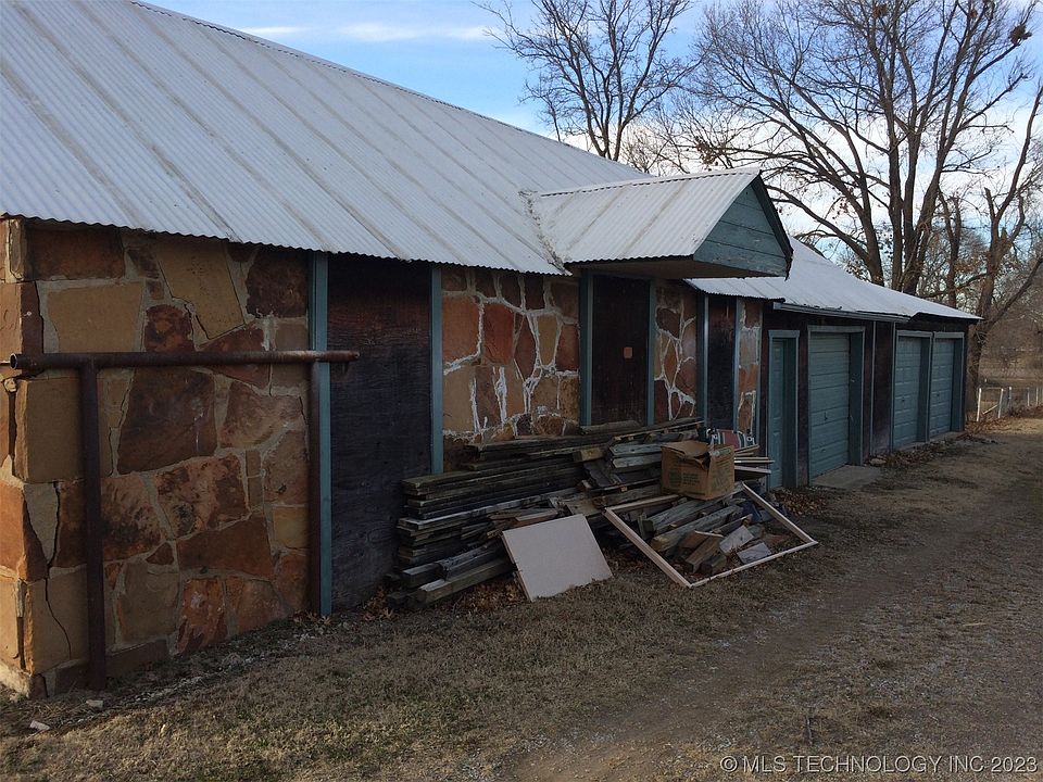 1st image of 208 N Creek Ave