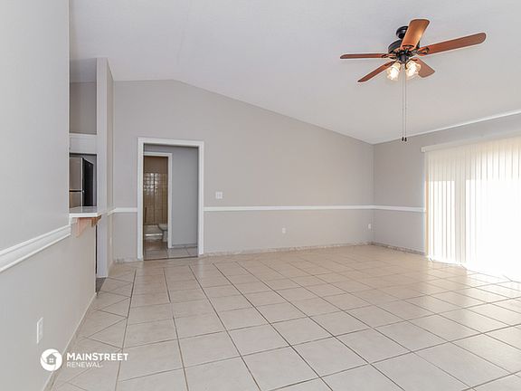 4th image of 332 Baccarat Ct
