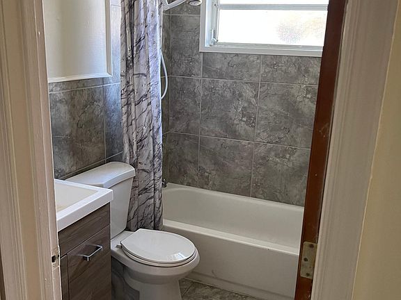 2nd image of 316 SE 22nd Ave APT 3