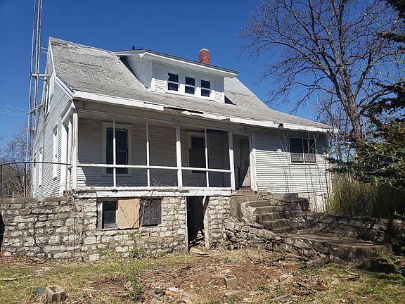 2nd image of 2001 E 87th St