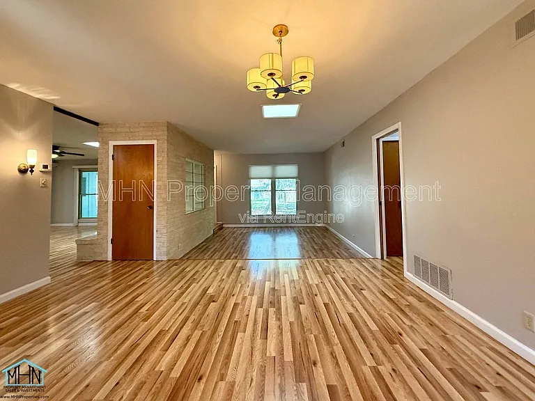 7010 Forest Way St — Photo 4