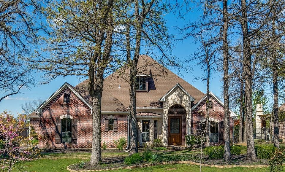 1st image of 115 Woodland Dr