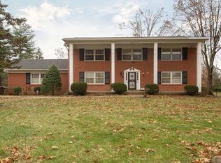 2400 Chattesworth Ct, Old Brownsboro Place, KY 40242