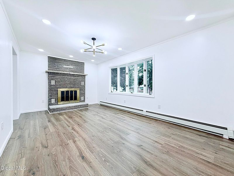 4th image of 122 Massachusetts Avenue