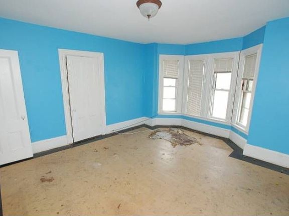 4th image of 12 Ashland St