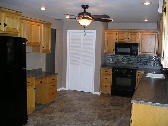 5th image of 2118 Sleepy Hollow Dr